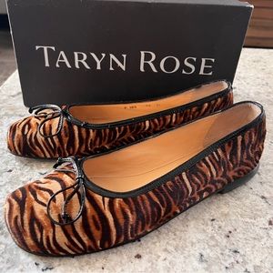 Taryn Rose Breck Brown Tiger print ballet flats size 9/39
